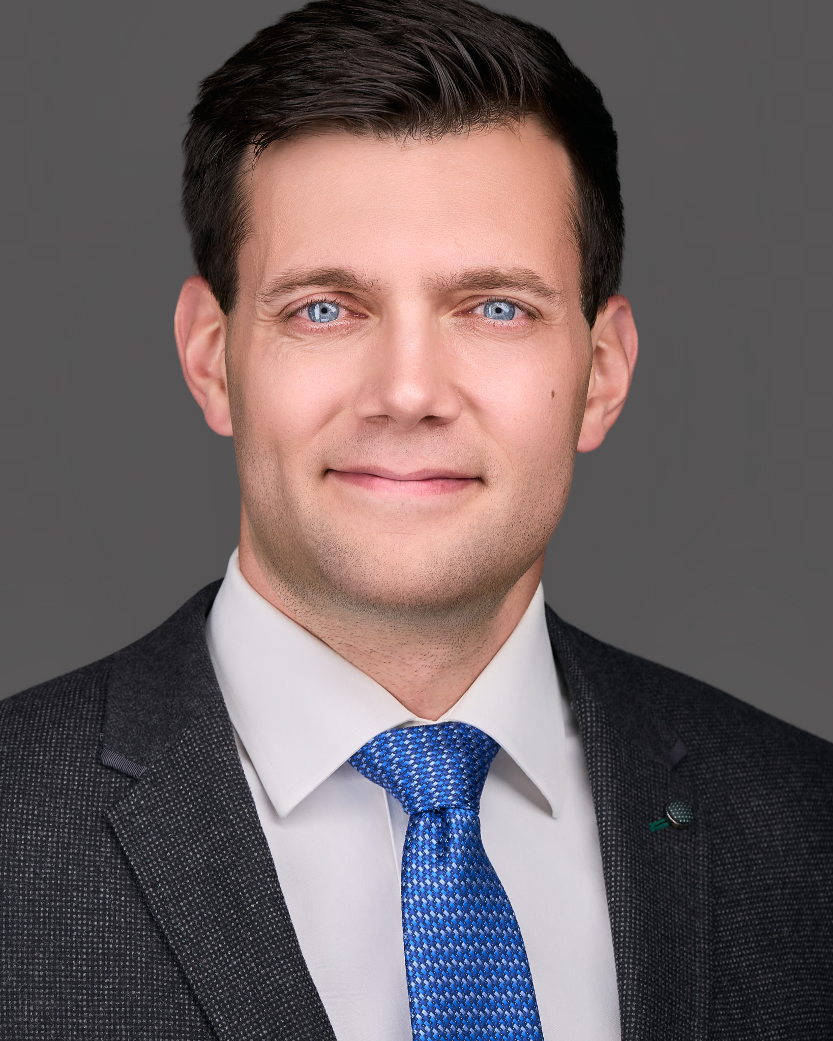 Austin English, MBA, Senior Associate of Investment/Retail at Commercial Kentucky.
